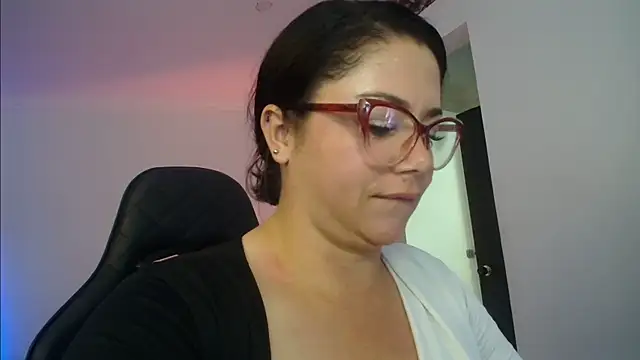Snapshot of Madame_Shein_ chatting on February 5, 2025, 4:03 pm Madame Shein online show from February 5, 2025, 4:03 pm