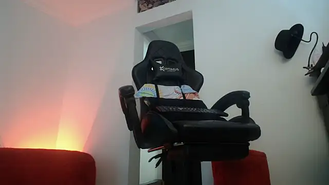 Snapshot of Madame_Shein_ chatting on February 28, 2025, 3:37 pm Madame Shein online show from February 28, 2025, 3:37 pm