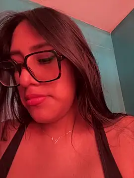 AleFantasy0001 online show from February 3, 2026, 5:18 pm