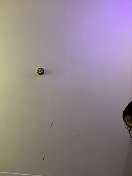 AleFantasy0001 online show from April 3, 2026, 4:52 am