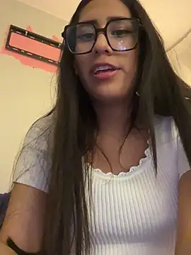 AleFantasy0001 online show from September 14, 2025, 5:19 am