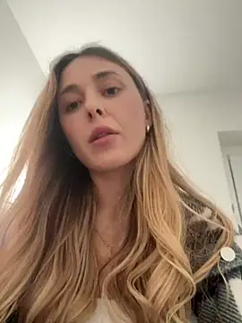 Snapshot of Sophie_Enzo chatting on March 1, 2025, 9:15 pm Sophie Enzo online show from March 1, 2025, 9:15 pm
