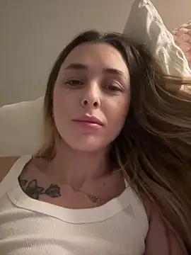 Snapshot of Sophie_Enzo chatting on February 15, 2025, 10:31 pm Sophie Enzo online show from February 15, 2025, 10:31 pm