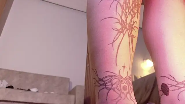 Yuriko May online show from September 24, 2025, 3:40 pm