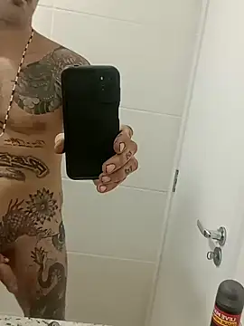 Snapshot of rolesexy chatting on December 19, 2024, 10:21 pm rolesexy online show from December 19, 2024, 10:21 pm