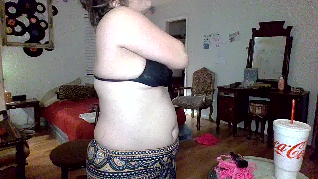 sophiarica online show from April 29, 2026, 4:00 pm