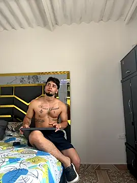 Snapshot of MattDevon chatting on September 19, 2025, 8:13 pm MattDevon online show from September 19, 2025, 8:13 pm