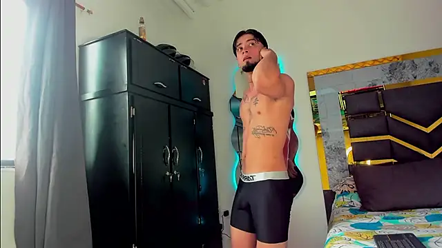 Snapshot of MattDevon chatting on November 13, 2025, 7:29 pm MattDevon online show from November 13, 2025, 7:29 pm