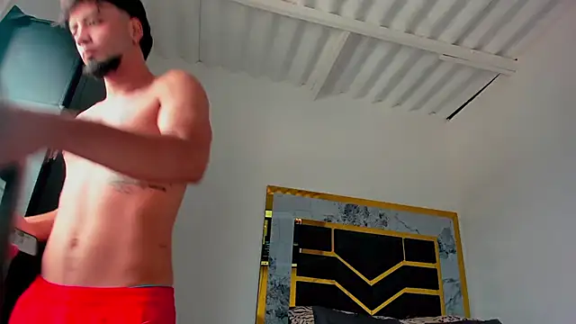 Snapshot of MattDevon chatting on October 16, 2025, 12:46 pm MattDevon online show from October 16, 2025, 12:46 pm