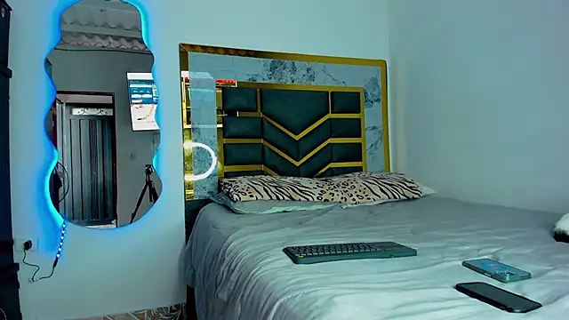 Snapshot of MattDevon chatting on October 24, 2025, 9:25 pm MattDevon online show from October 24, 2025, 9:25 pm