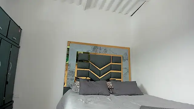 Snapshot of MattDevon chatting on October 3, 2025, 5:14 pm MattDevon online show from October 3, 2025, 5:14 pm