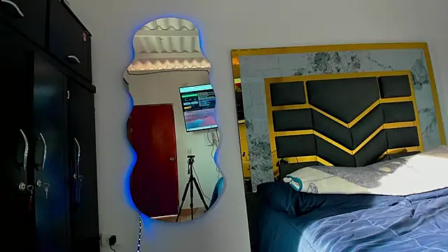 Snapshot of MattDevon chatting on November 5, 2025, 9:07 pm MattDevon online show from November 5, 2025, 9:07 pm