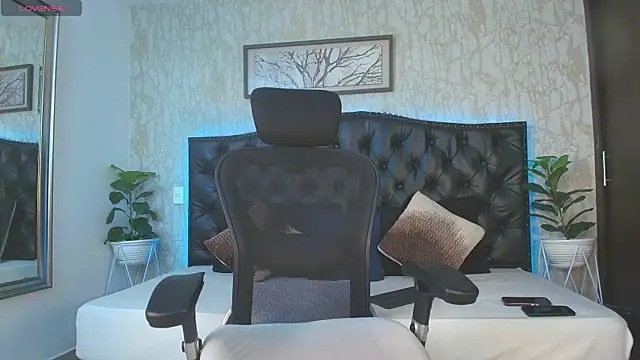 Snapshot of MattDevon chatting on February 11, 2026, 3:28 am MattDevon online show from February 11, 2026, 3:28 am