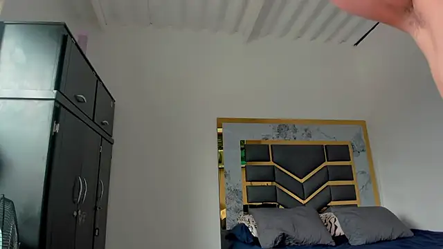 Snapshot of MattDevon chatting on September 30, 2025, 5:30 pm MattDevon online show from September 30, 2025, 5:30 pm