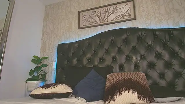 Snapshot of MattDevon chatting on February 15, 2026, 7:51 am MattDevon online show from February 15, 2026, 7:51 am