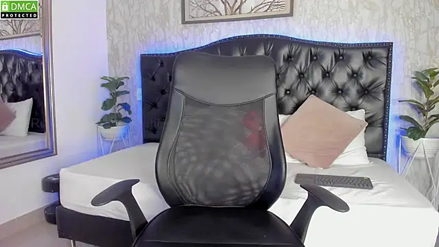 Snapshot of MattDevon chatting on March 18, 2025, 5:23 pm MattDevon online show from March 18, 2025, 5:23 pm