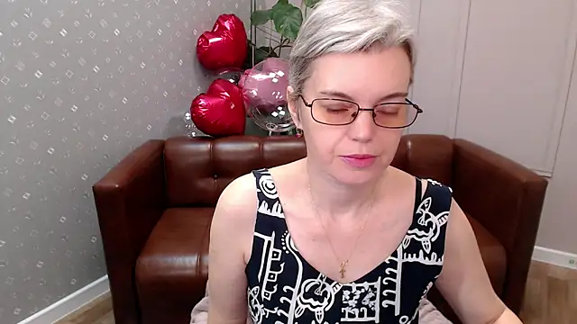 Snapshot of Cutie_Erikaa1 chatting on March 1, 2026, 2:22 am Cutie Erikaa1 online show from March 1, 2026, 2:22 am