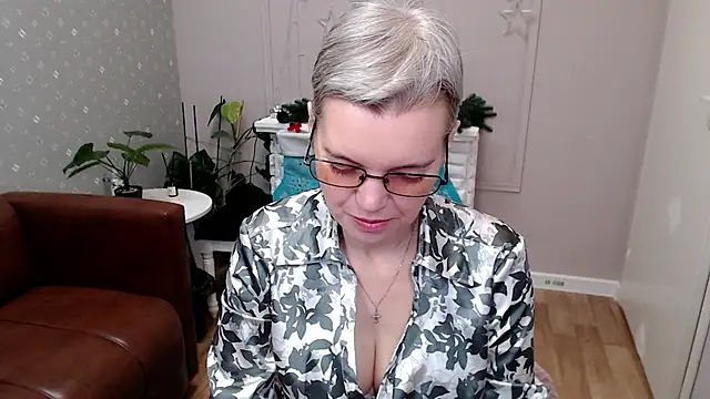 Snapshot of Cutie_Erikaa1 chatting on January 18, 2026, 2:26 am Cutie Erikaa1 online show from January 18, 2026, 2:26 am