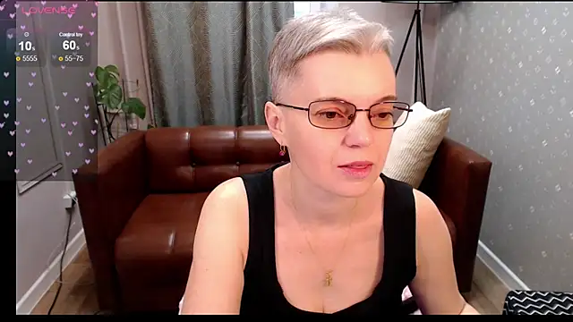 Snapshot of Cutie_Erikaa1 chatting on November 7, 2025, 9:58 am Cutie Erikaa1 online show from November 7, 2025, 9:58 am