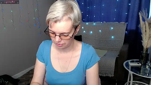 Cutie Erikaa1 online show from May 30, 2026, 2:18 am