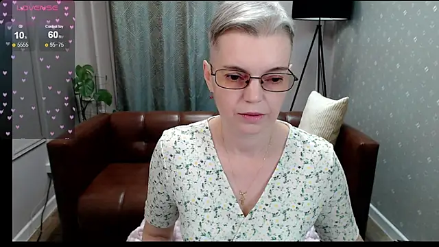 Snapshot of Cutie_Erikaa1 chatting on November 8, 2025, 9:46 am Cutie Erikaa1 online show from November 8, 2025, 9:46 am