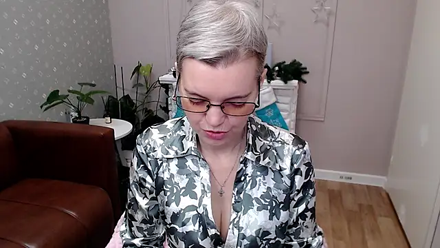 Snapshot of Cutie_Erikaa1 chatting on January 17, 2026, 2:26 am Cutie Erikaa1 online show from January 17, 2026, 2:26 am