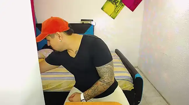 pitbullveryhot online show from March 19, 2025, 6:12 pm