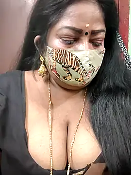 Snapshot of maniisha chatting on January 18, 2025, 12:35 am maniisha online show from January 18, 2025, 12:35 am