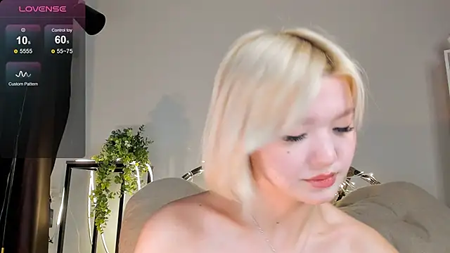 Snapshot of milli_sun_ chatting on March 4, 2025, 5:00 am milli sun online show from March 4, 2025, 5:00 am