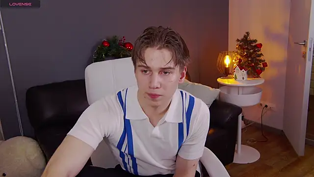 Snapshot of Marcus_Swampov chatting on December 25, 2024, 9:56 am Marcus Swampov online show from December 25, 2024, 9:56 am