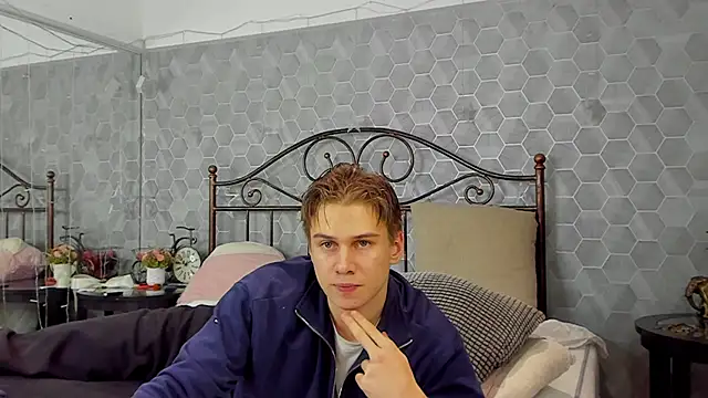 Snapshot of Marcus_Swampov chatting on December 19, 2024, 3:07 am Marcus Swampov online show from December 19, 2024, 3:07 am