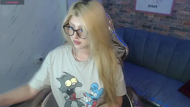 Kitty fox b online show from March 10, 2025, 3:52 pm