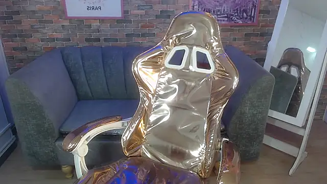 Kitty fox b online show from March 13, 2025, 12:56 pm