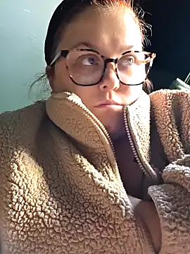 Snapshot of Tallulah-mae-xoxox chatting on September 9, 2025, 9:41 am Tallulah-mae-xoxox online show from September 9, 2025, 9:41 am