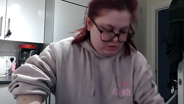 Snapshot of Tallulah-mae-xoxox chatting on March 3, 2025, 6:46 pm Tallulah-mae-xoxox online show from March 3, 2025, 6:46 pm