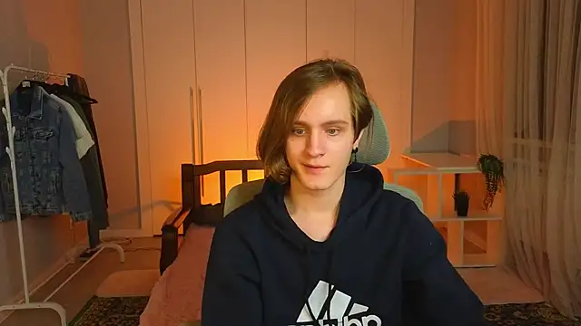 Snapshot of nikompell chatting on March 10, 2025, 8:45 pm nikompell online show from March 10, 2025, 8:45 pm