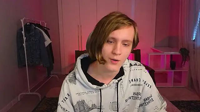 Snapshot of nikompell chatting on March 18, 2025, 3:02 am nikompell online show from March 18, 2025, 3:02 am