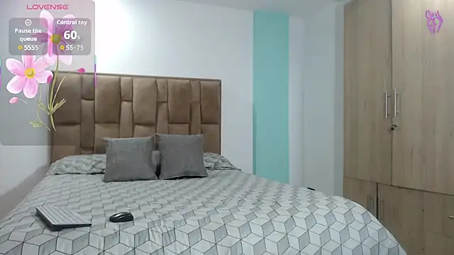 aleejhandraa online show from November 11, 2025, 9:31 pm