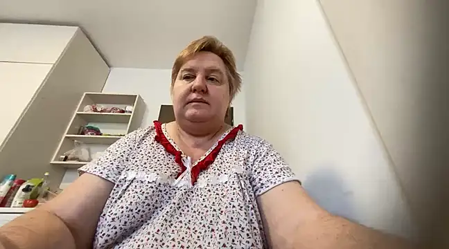 Snapshot of Limonka-Fire chatting on February 15, 2025, 9:38 am Limonka-Fire online show from February 15, 2025, 9:38 am