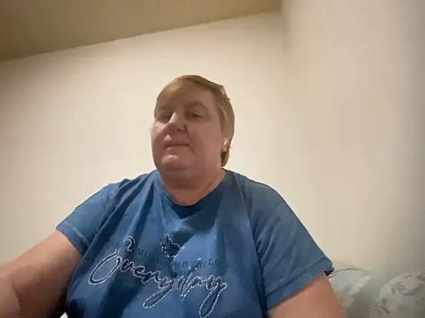 Snapshot of Limonka-Fire chatting on February 19, 2025, 6:43 pm Limonka-Fire online show from February 19, 2025, 6:43 pm