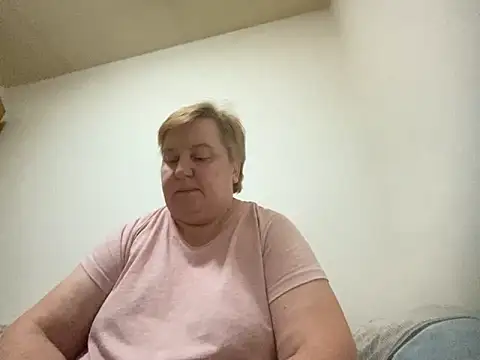 Snapshot of Limonka-Fire chatting on February 18, 2025, 6:37 pm Limonka-Fire online show from February 18, 2025, 6:37 pm