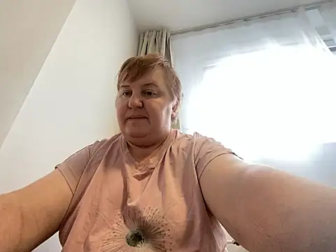 Snapshot of Limonka-Fire chatting on February 6, 2025, 1:32 pm Limonka-Fire online show from February 6, 2025, 1:32 pm