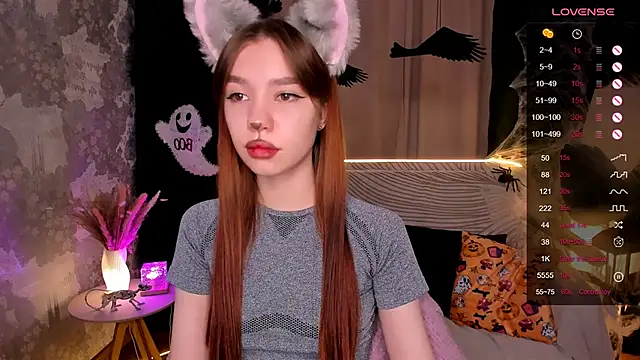 Snapshot of MilliBrown_ chatting on October 25, 2025, 6:45 am MilliBrown online show from October 25, 2025, 6:45 am