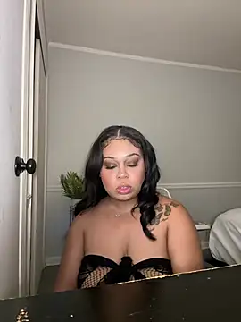 camiliaskye online show from February 8, 2026, 4:32 am