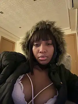 Snapshot of IamCrystal2 chatting on December 30, 2024, 5:37 am IamCrystal2 online show from December 30, 2024, 5:37 am