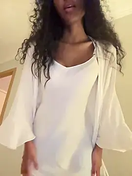 Snapshot of IamCrystal2 chatting on December 15, 2024, 5:20 pm IamCrystal2 online show from December 15, 2024, 5:20 pm