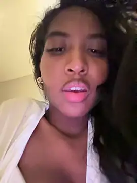 Snapshot of IamCrystal2 chatting on December 15, 2024, 11:42 pm IamCrystal2 online show from December 15, 2024, 11:42 pm