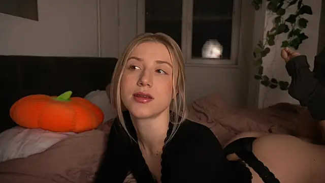 ArianaMur online show from February 16, 2026, 5:17 am