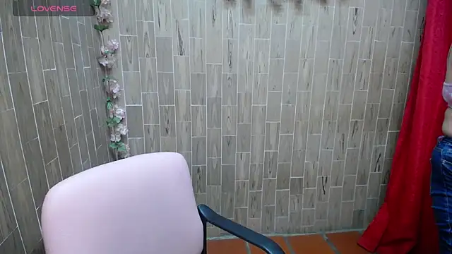 solyeria online show from December 23, 2025, 3:50 am