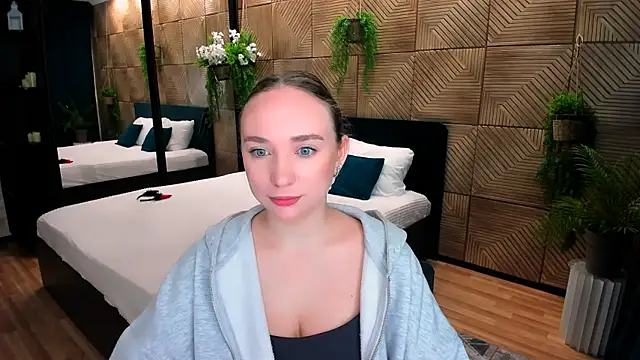 Snapshot of TrueReincarnation chatting on October 7, 2025, 10:16 am TrueReincarnation online show from October 7, 2025, 10:16 am